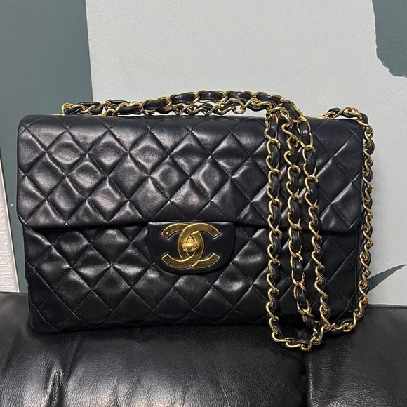Chanel Black Quilted Lambskin Jumbo XL Vintage Classic Flap Bag - Picture 2 of 8